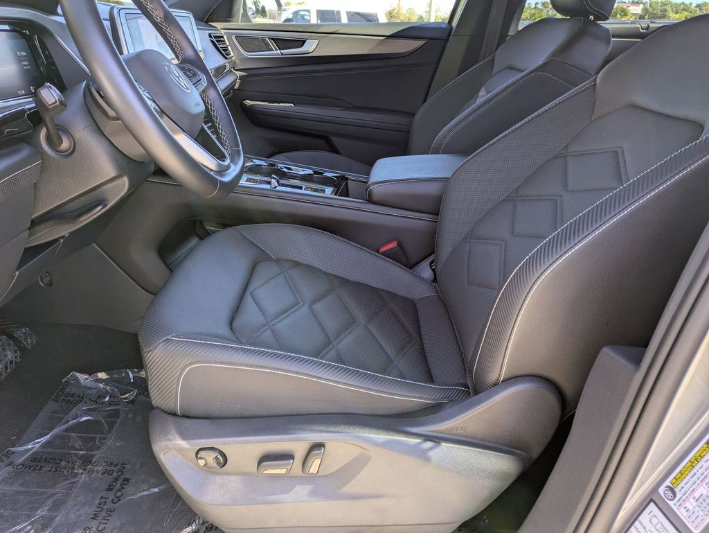 Thumbnail: 2025 Volkswagen Atlas - 24