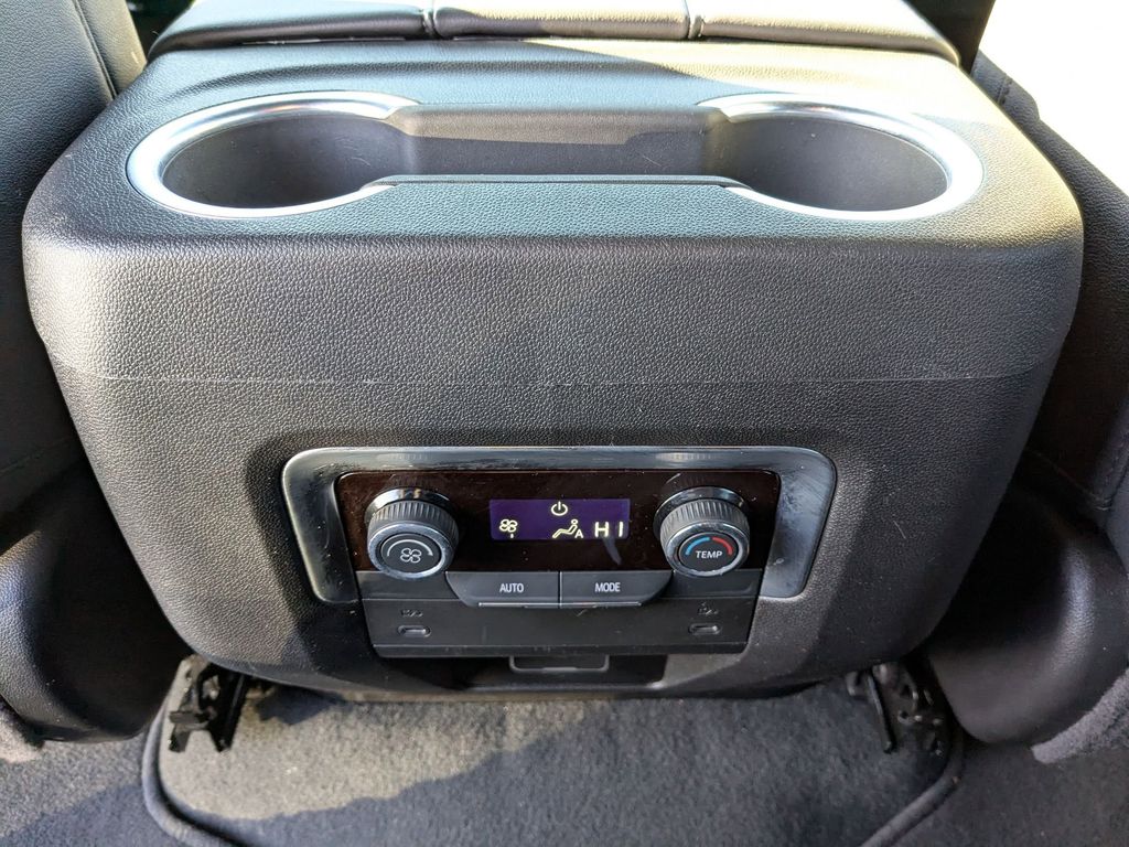 Thumbnail: 2025 Chevrolet Suburban - 31