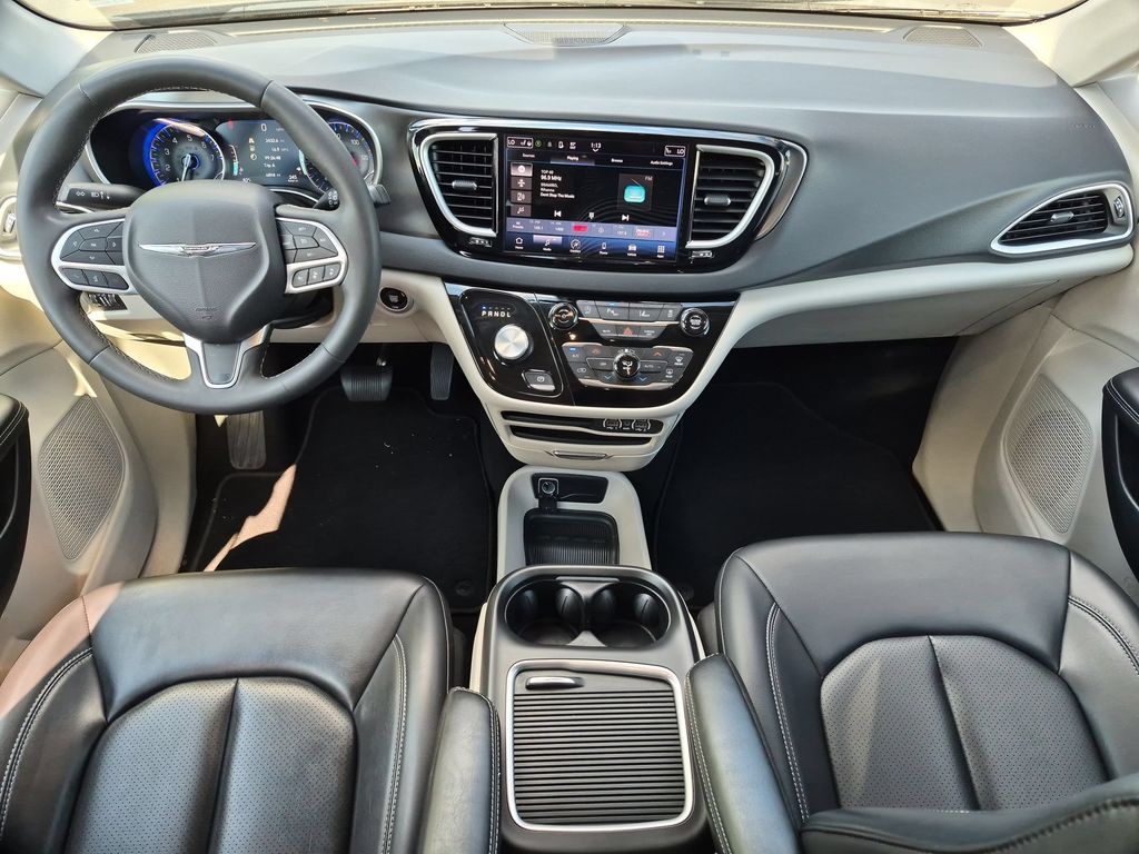 Thumbnail: 2023 Chrysler Pacifica - 25