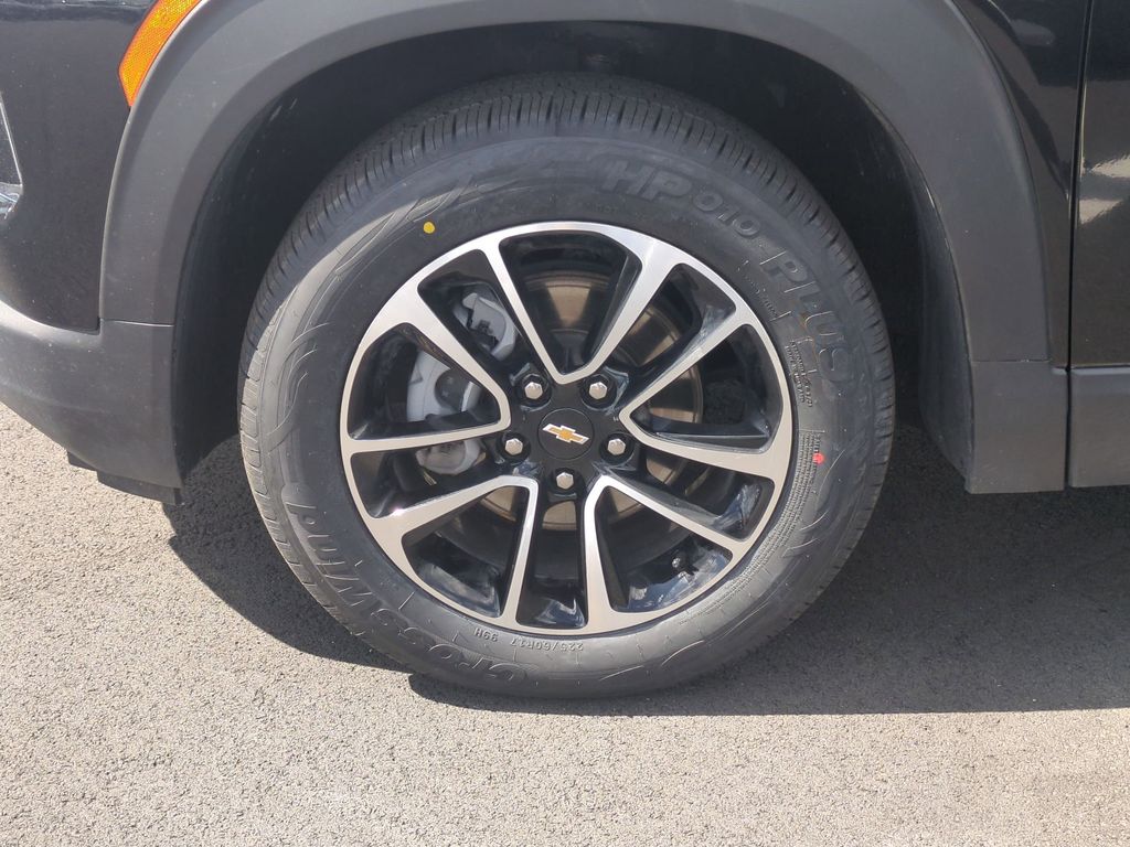 Thumbnail: 2025 Chevrolet TrailBlazer - 27