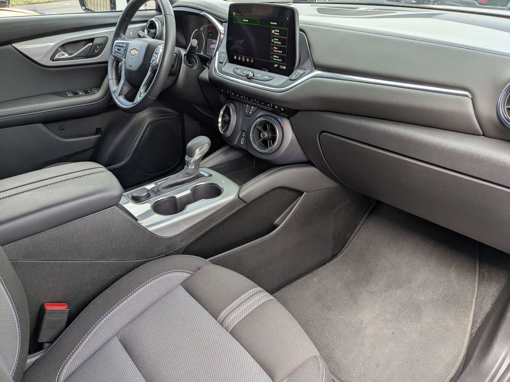 Thumbnail: 2025 Chevrolet Blazer - 33