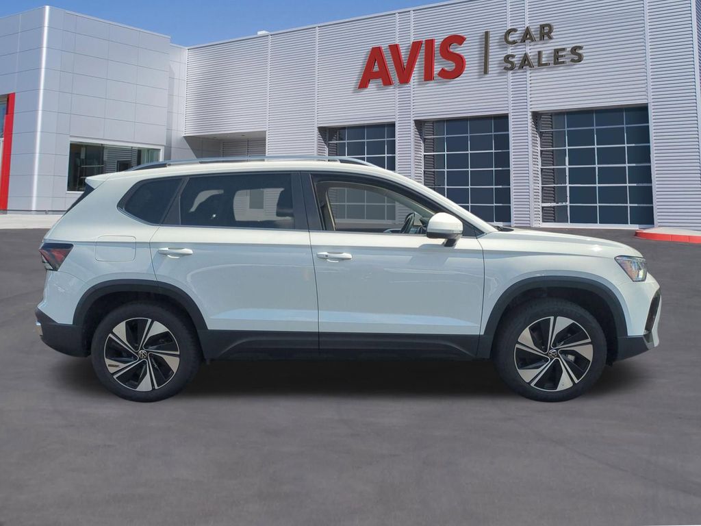 Thumbnail: 2025 Volkswagen Taos - 5