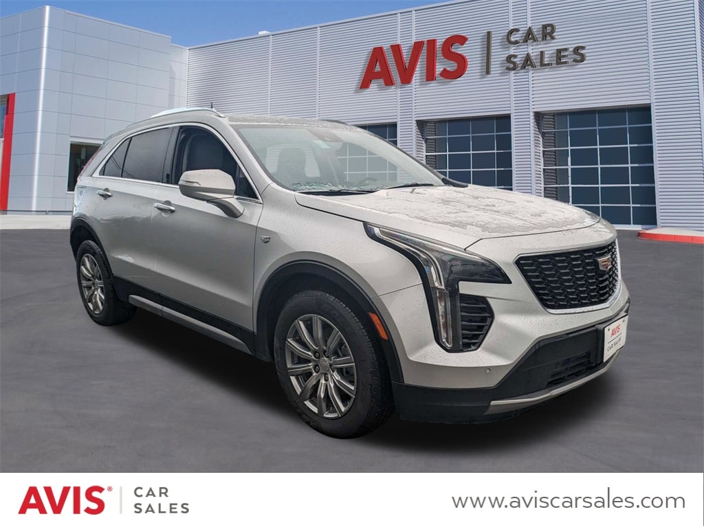 2022 Cadillac XT4 Premium Luxury 3