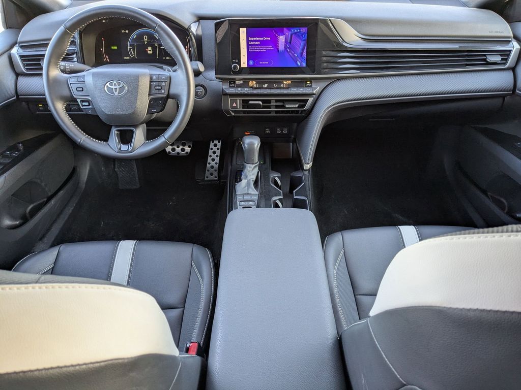 Thumbnail: 2025 Toyota Camry - 32