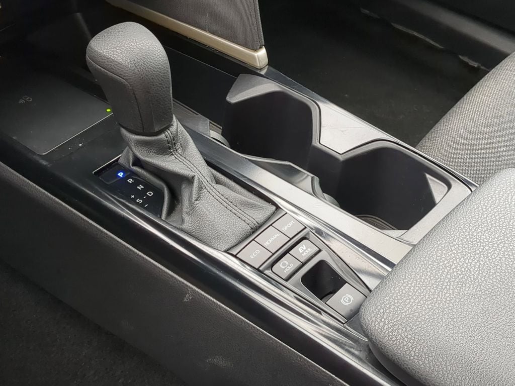 Thumbnail: 2025 Toyota Camry - 19