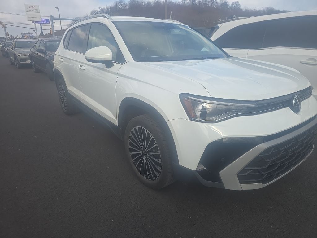 Certified 2025 Volkswagen Taos 1.5T SE SUV