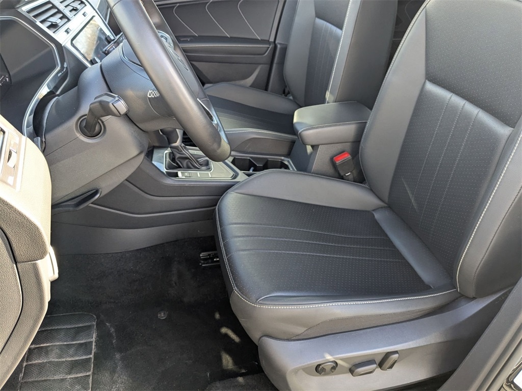 Thumbnail: 2024 Volkswagen Tiguan - 18