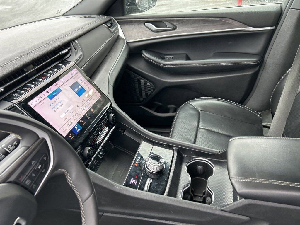 Thumbnail: 2024 Jeep Grand Cherokee L - 43