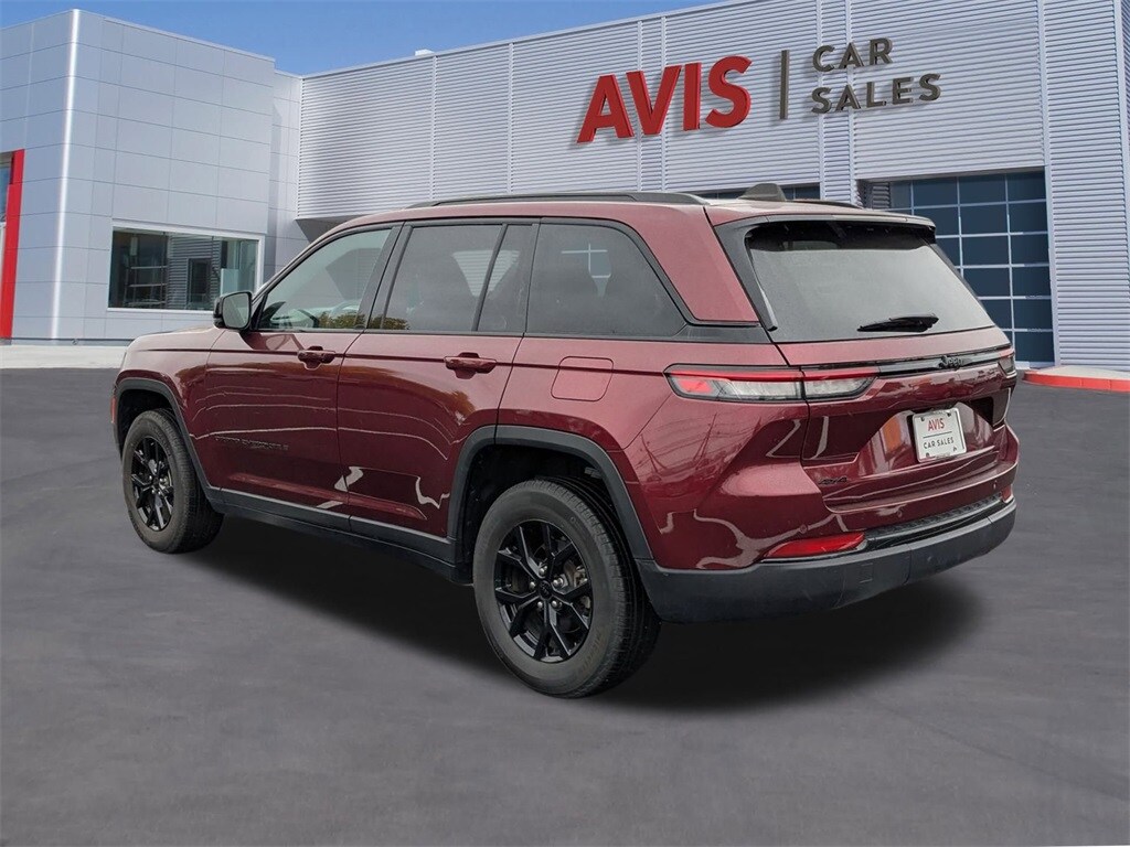 Used 2024 Jeep Grand Cherokee Altitude SUV