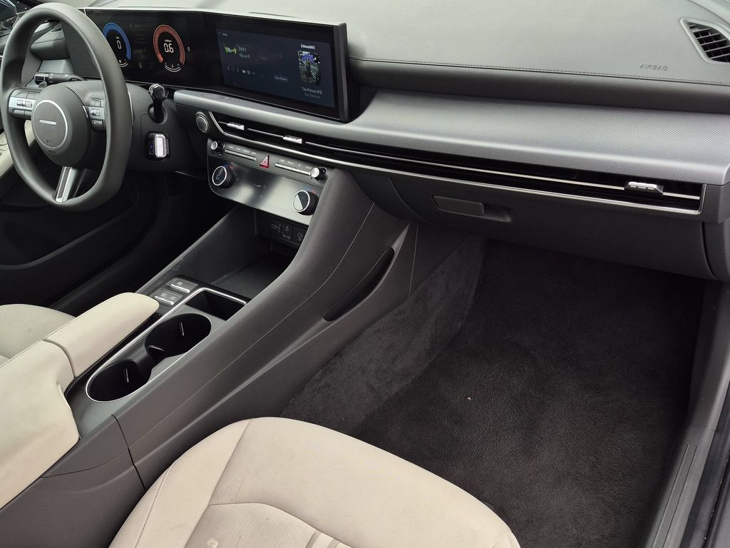 2025 Hyundai Sonata SEL - Photo 31