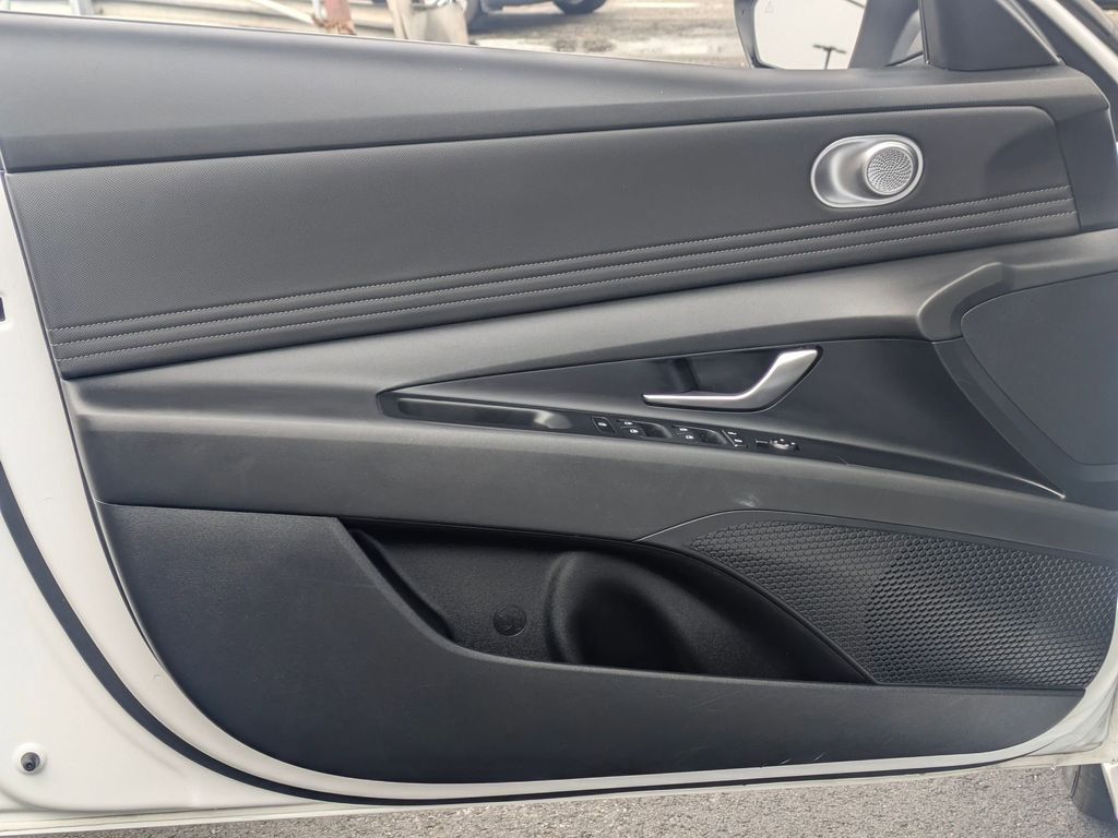 Thumbnail: 2025 Hyundai Elantra - 13