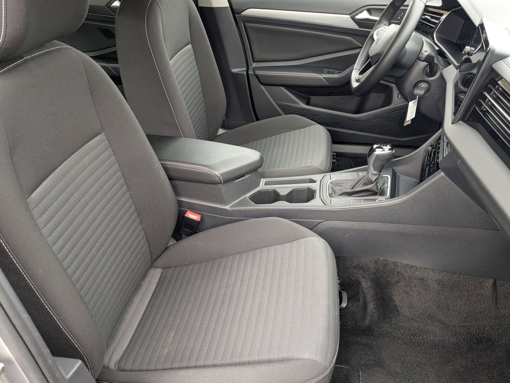 Thumbnail: 2025 Volkswagen Jetta - 31