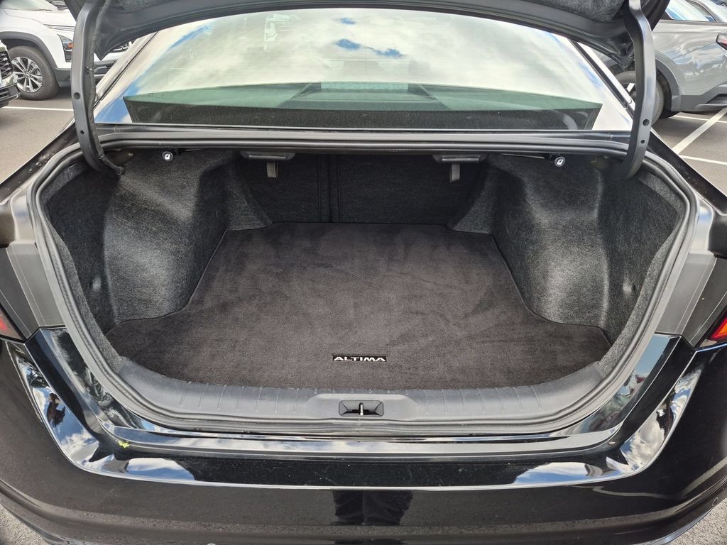 2025 Nissan Altima SV - Photo 28