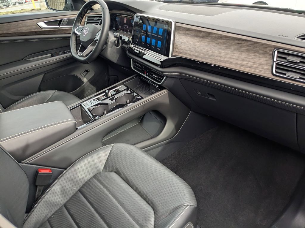 Thumbnail: 2025 Volkswagen Atlas - 34