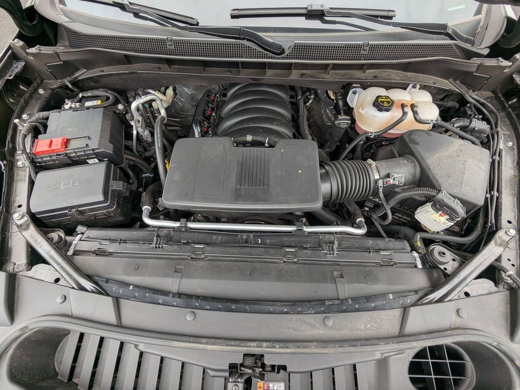 Thumbnail: 2025 Chevrolet Tahoe - 36