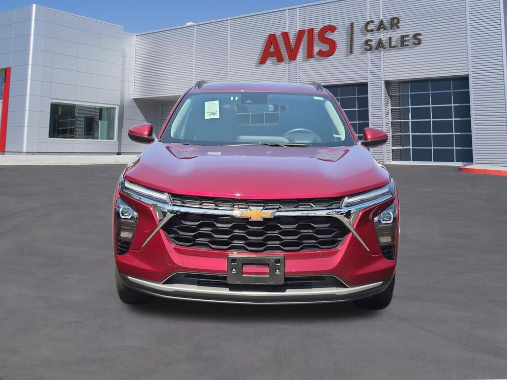 Thumbnail: 2025 Chevrolet Trax - 2