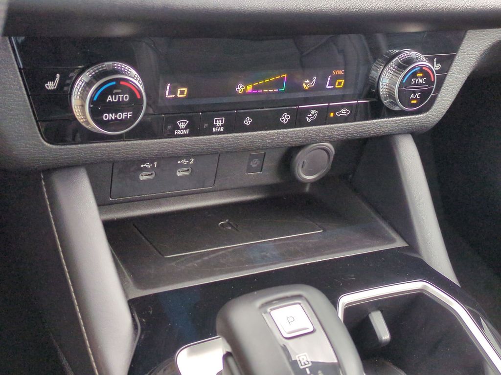 Thumbnail: 2025 Mitsubishi Outlander - 18
