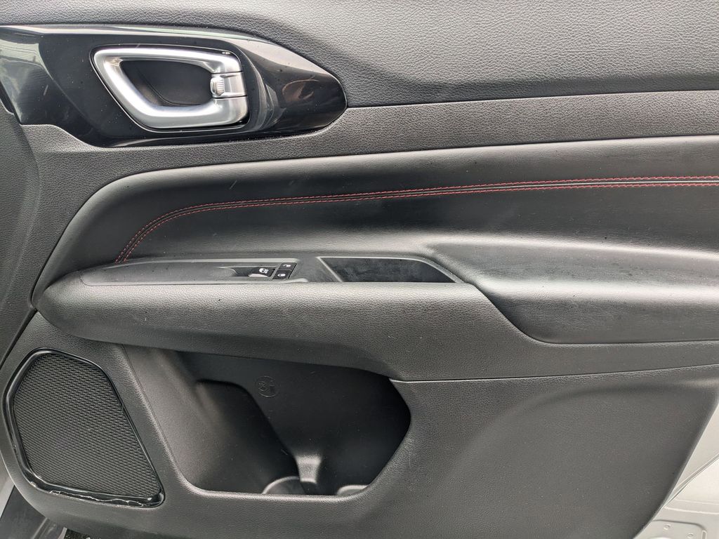 Thumbnail: 2025 Jeep Compass - 28