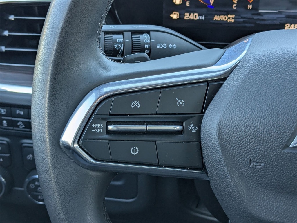 Thumbnail: 2025 Chevrolet Suburban - 19