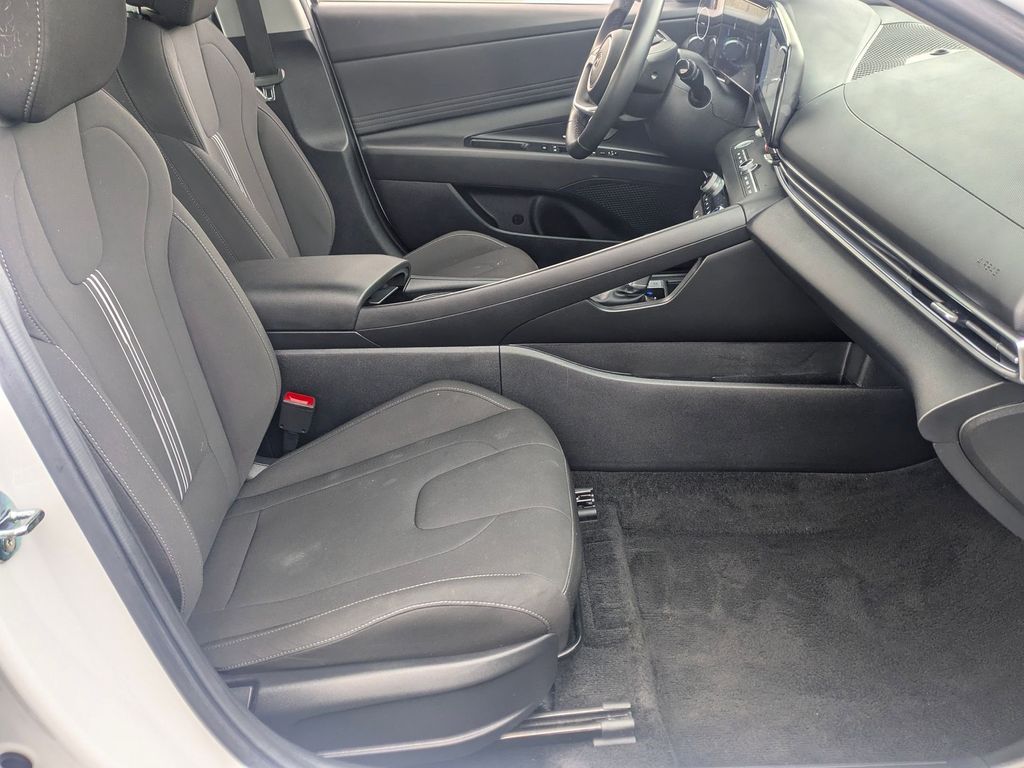 Thumbnail: 2025 Hyundai Elantra - 39