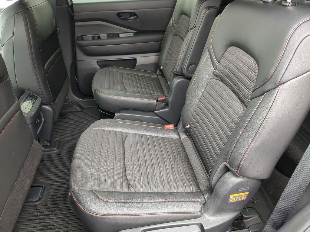 Thumbnail: 2025 Nissan Pathfinder - 27