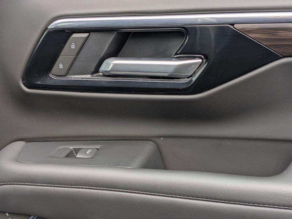 Thumbnail: 2025 Chevrolet Tahoe - 33