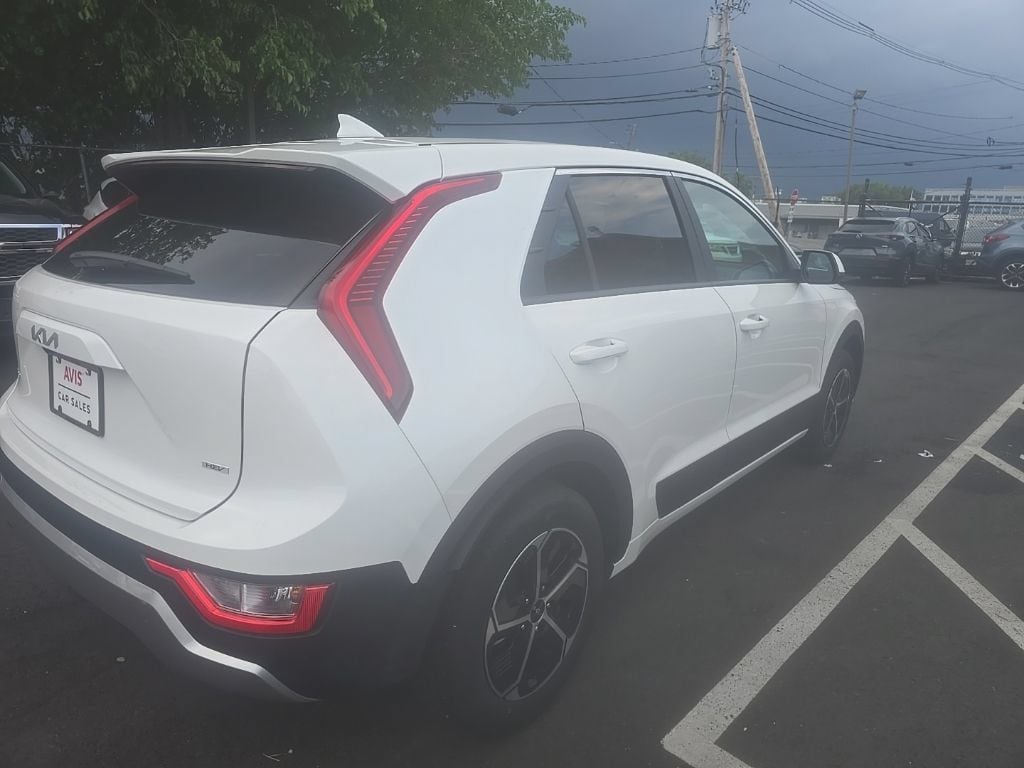 Thumbnail: 2025 Kia Niro - 4