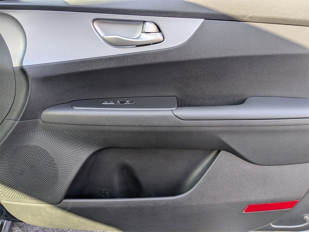 Thumbnail: 2024 Kia Forte - 33