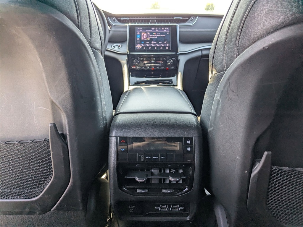 Thumbnail: 2024 Jeep Grand Cherokee L - 25