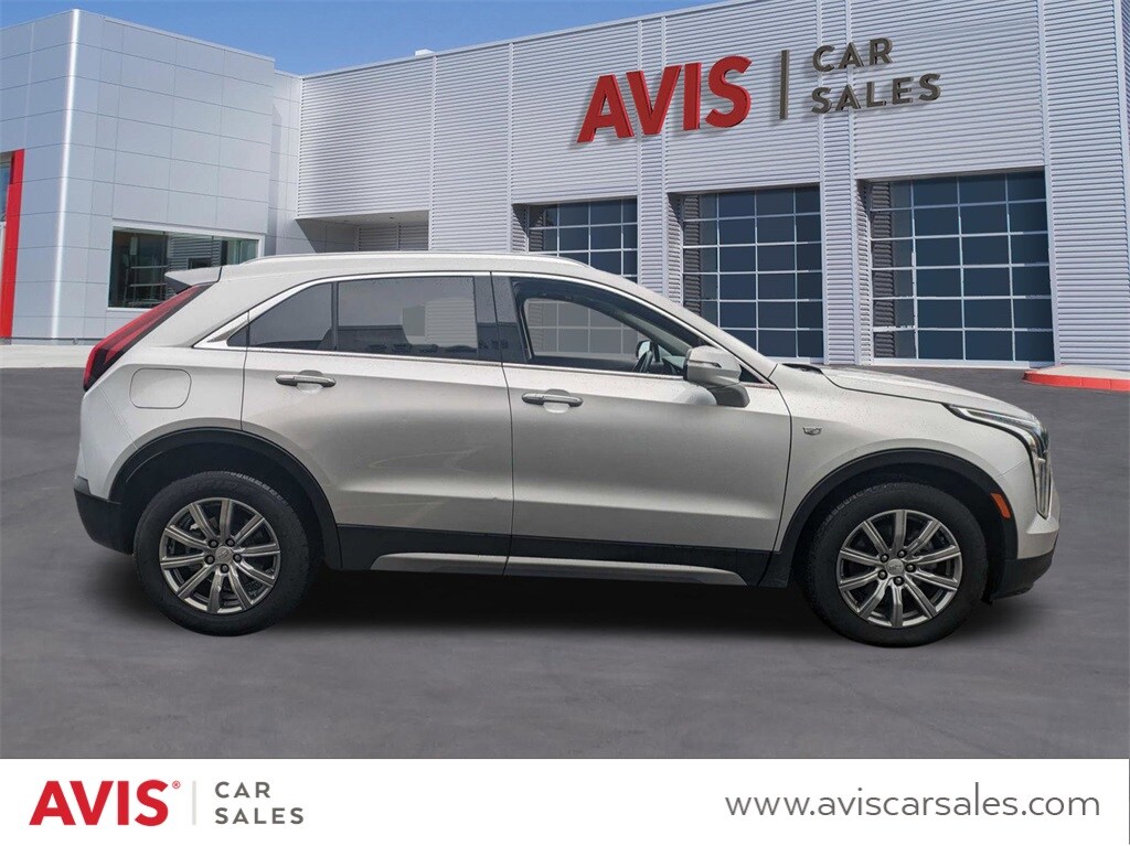 2022 Cadillac XT4 Premium Luxury 4