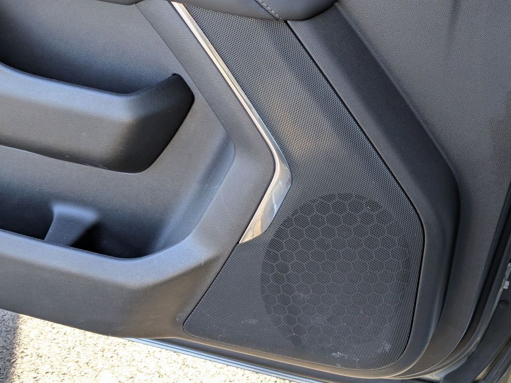 Thumbnail: 2025 Chevrolet Suburban - 15