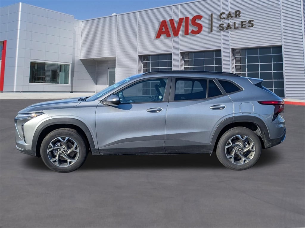 Thumbnail: 2025 Chevrolet Trax - 2