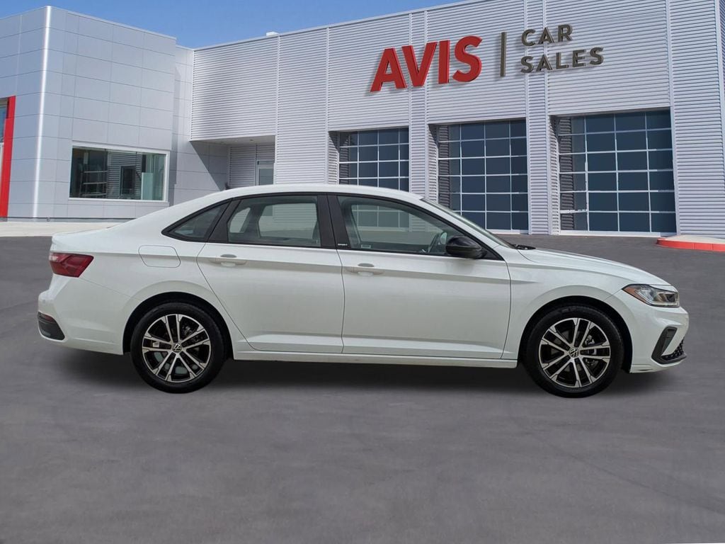 Thumbnail: 2025 Volkswagen Jetta - 5