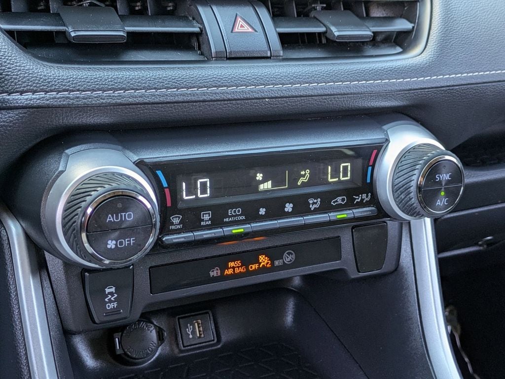 Thumbnail: 2025 Toyota RAV4 - 17