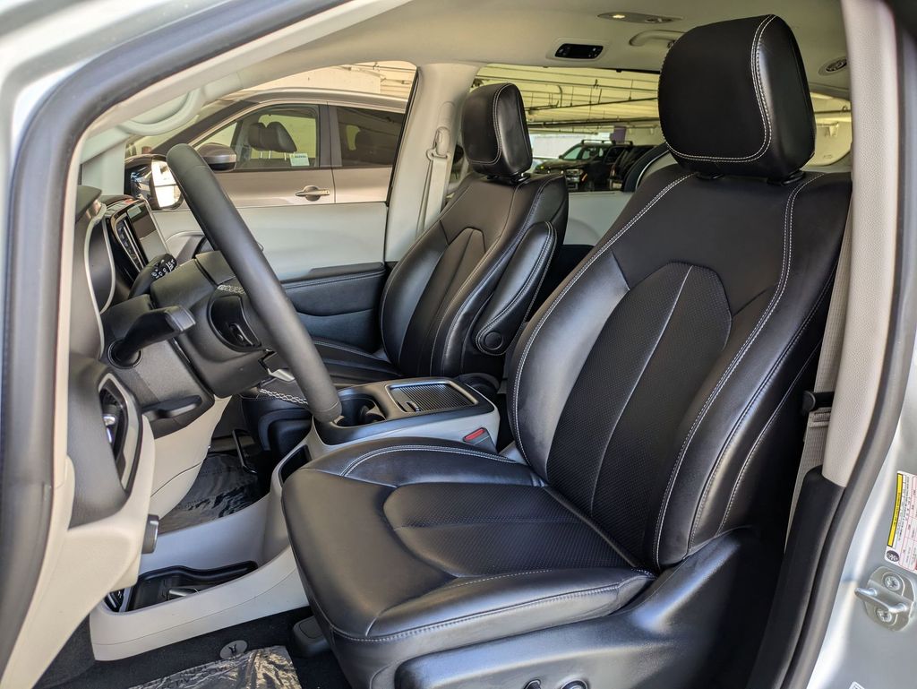 Thumbnail: 2024 Chrysler Pacifica - 23