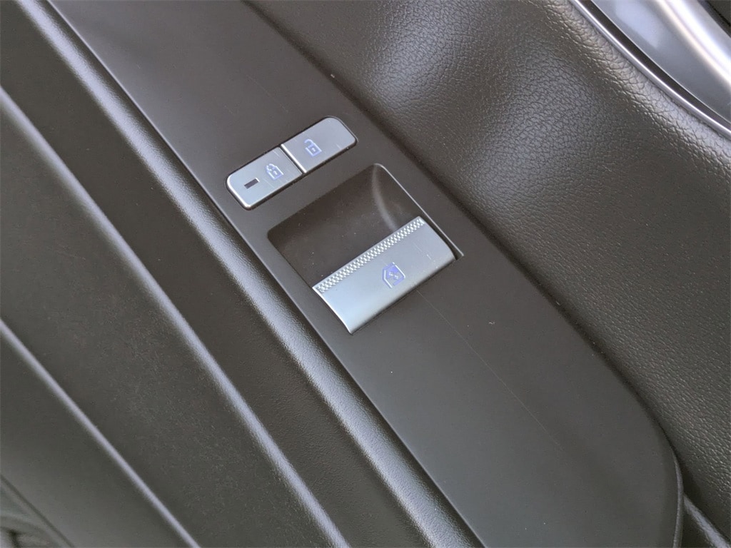 Thumbnail: 2023 Genesis G80 - 35