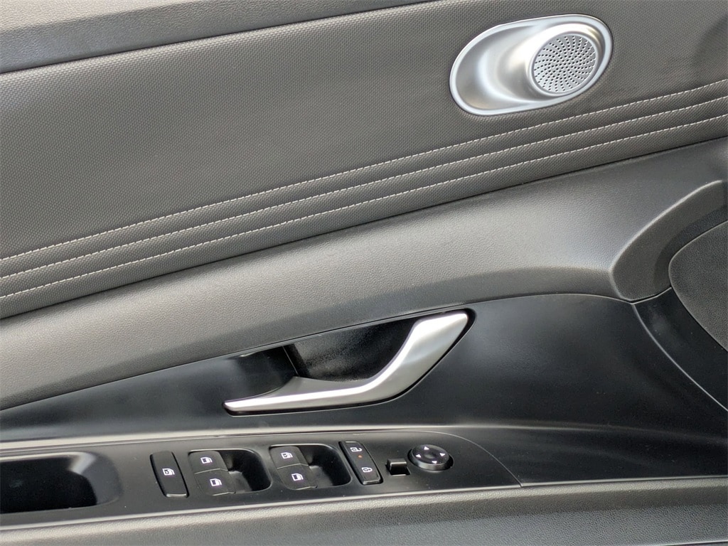 Thumbnail: 2025 Hyundai Elantra - 13