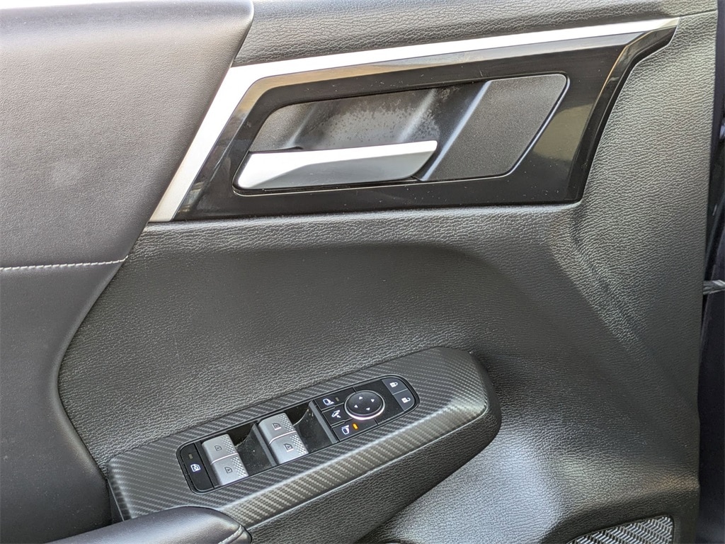 Thumbnail: 2024 Mitsubishi Outlander - 13