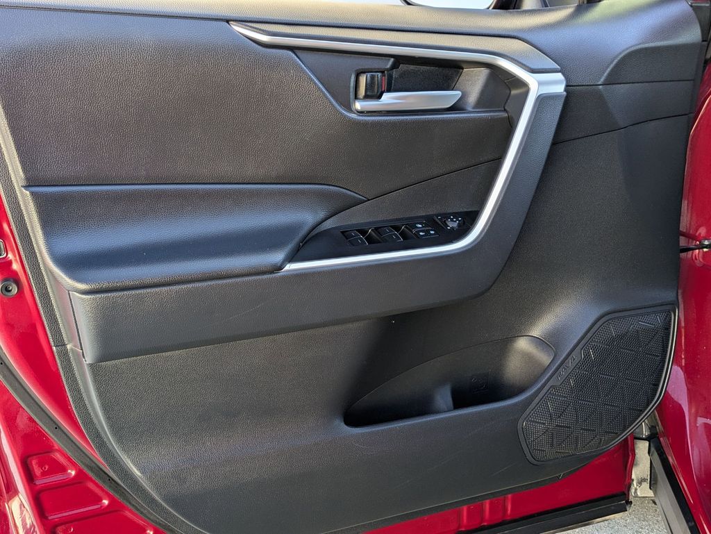 Thumbnail: 2025 Toyota RAV4 - 11