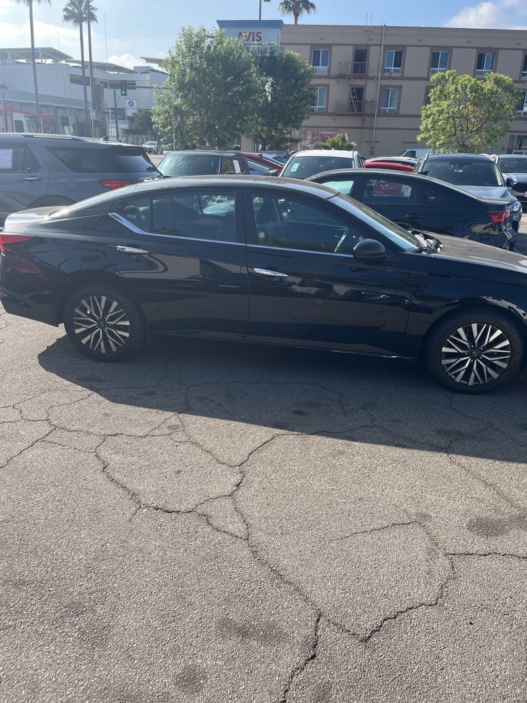 Thumbnail: 2024 Nissan Altima - 5