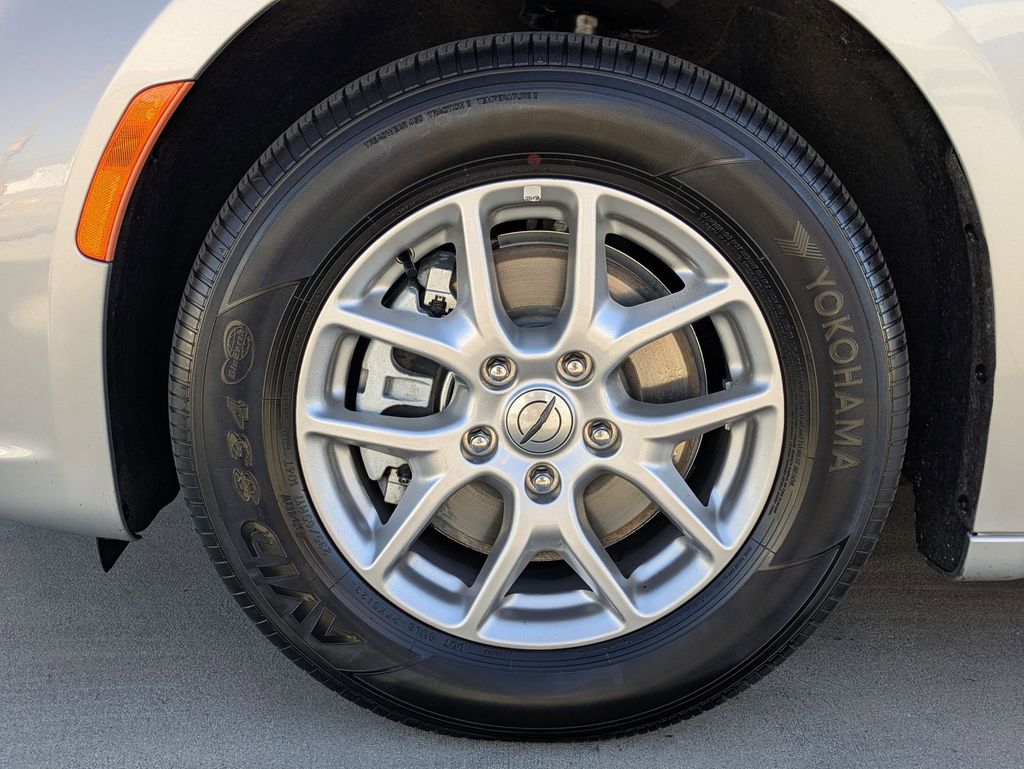 Thumbnail: 2024 Chrysler Pacifica - 31