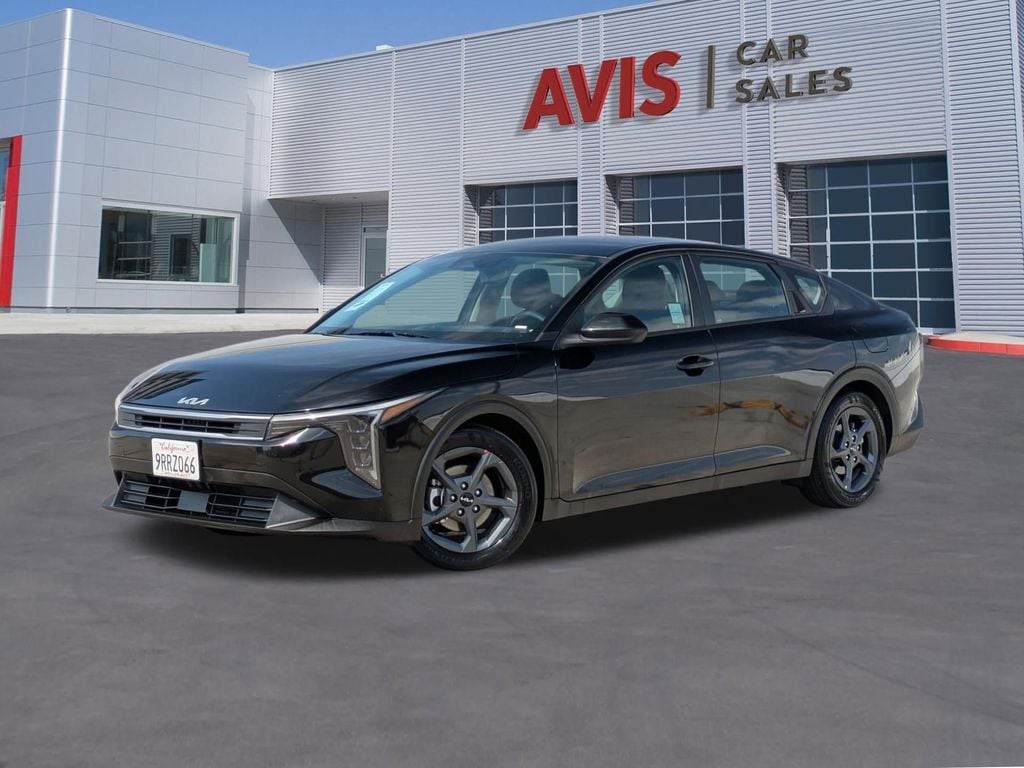 2025 Kia K4 LXS AT's photo