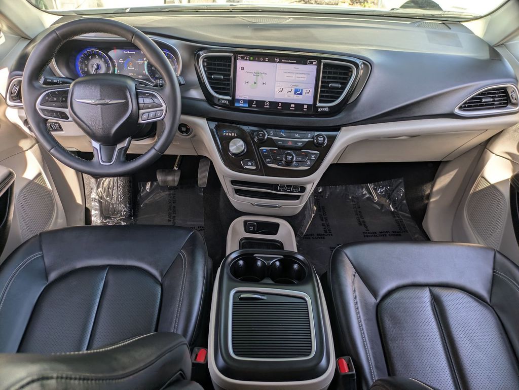 Thumbnail: 2024 Chrysler Pacifica - 25