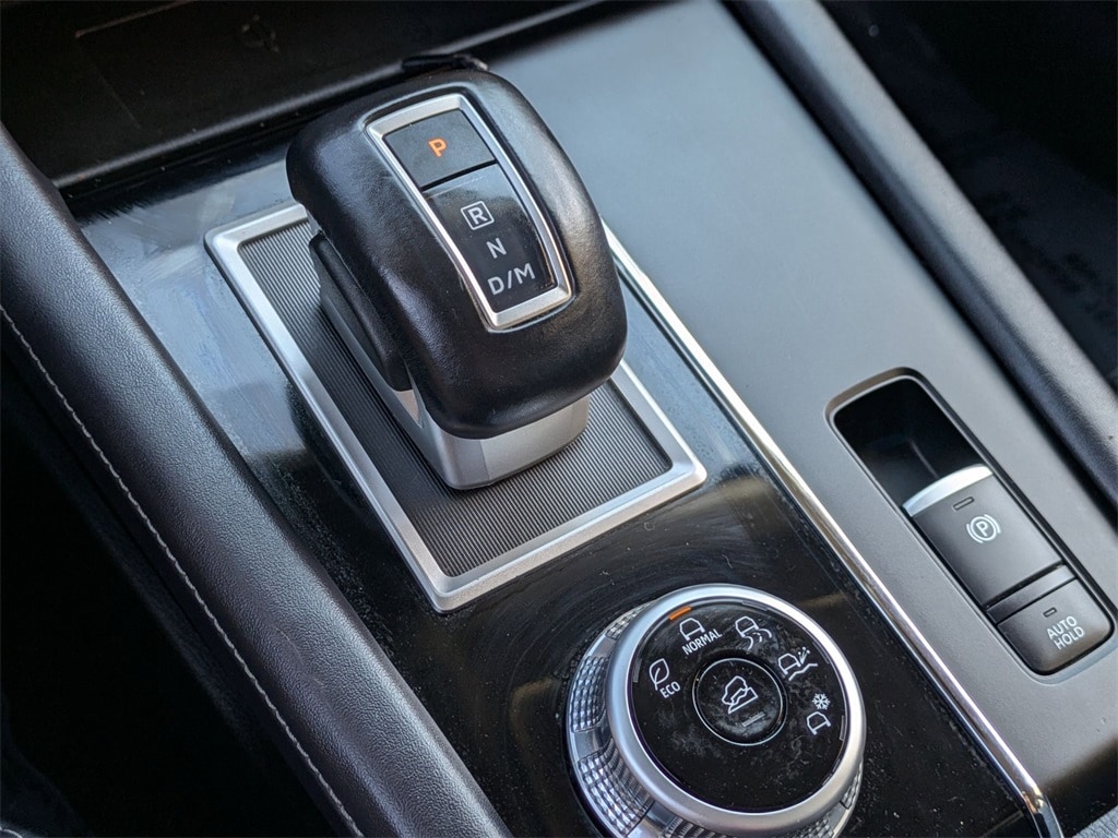 Thumbnail: 2024 Mitsubishi Outlander - 18