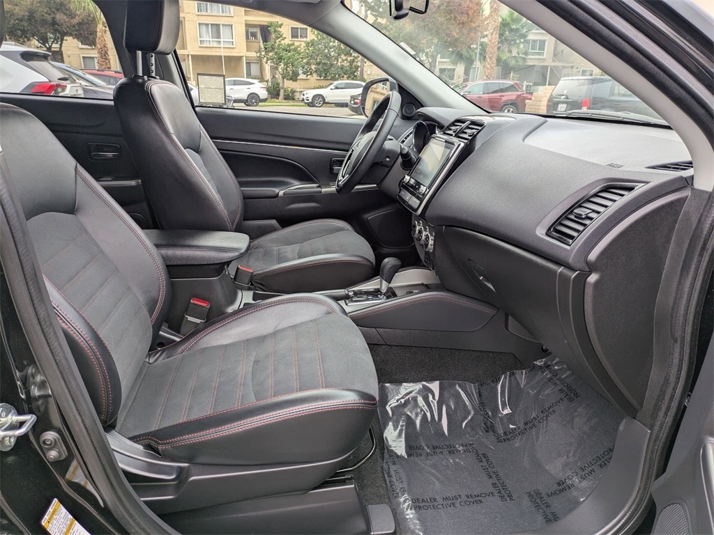 Thumbnail: 2025 Mitsubishi Outlander Sport - 32