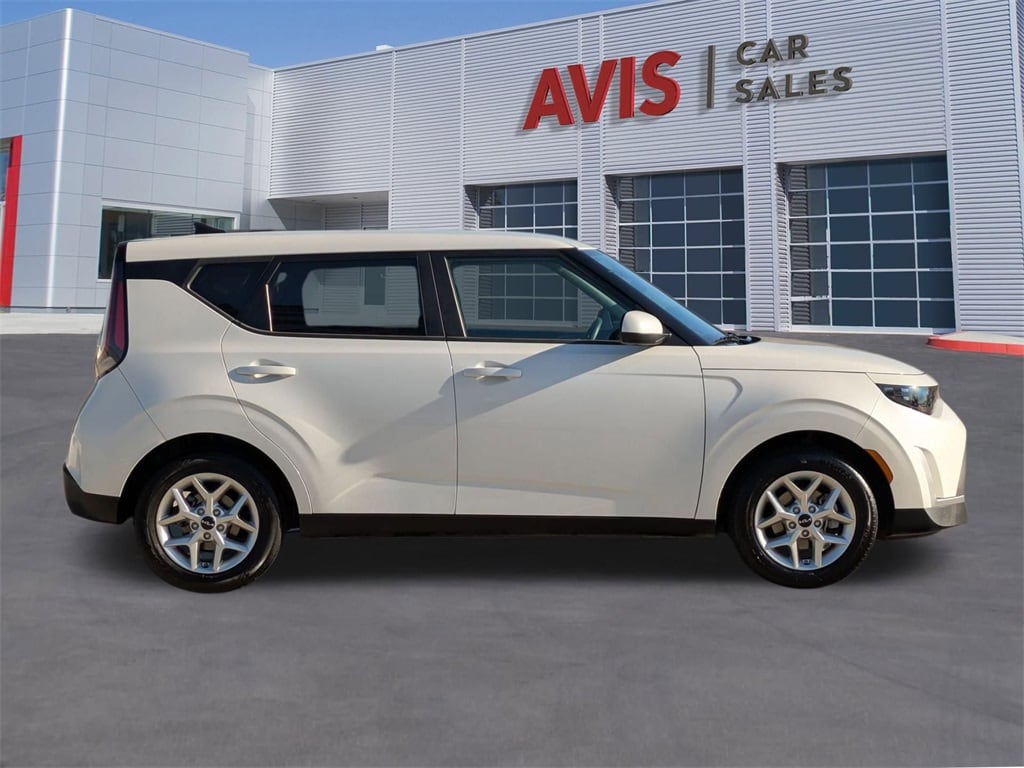 Thumbnail: 2023 Kia Soul - 5