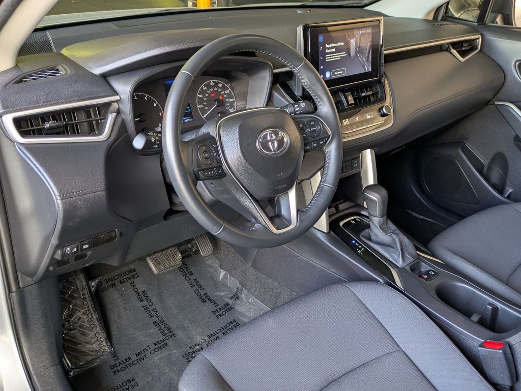 Thumbnail: 2025 Toyota Corolla Cross - 14