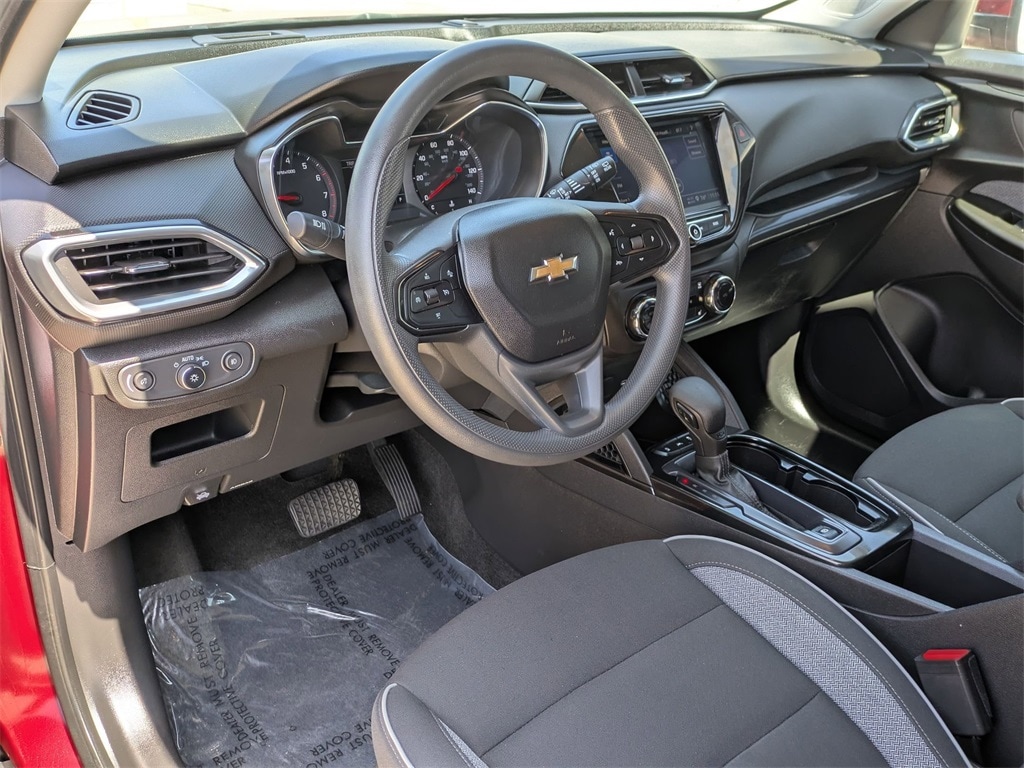 Thumbnail: 2023 Chevrolet TrailBlazer - 14