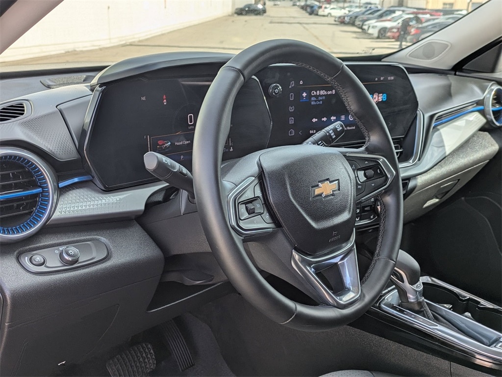 Thumbnail: 2025 Chevrolet Trax - 14