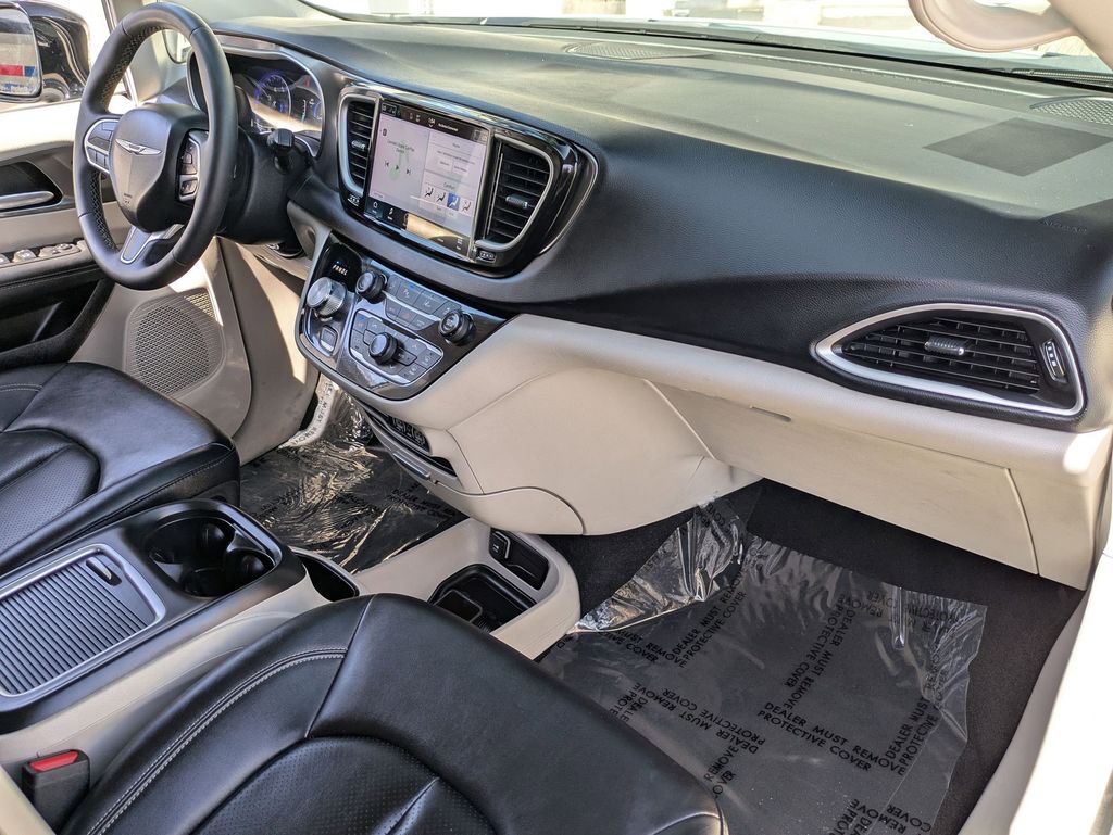 Thumbnail: 2024 Chrysler Pacifica - 28